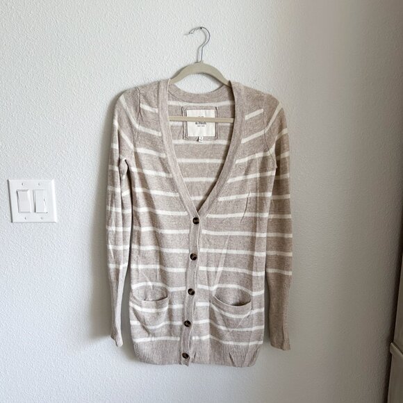 Vintage Abercrombie & Fitch Striped Tan & Ivory V-Neck Dad Cardigan (S) - Picture 8 of 10